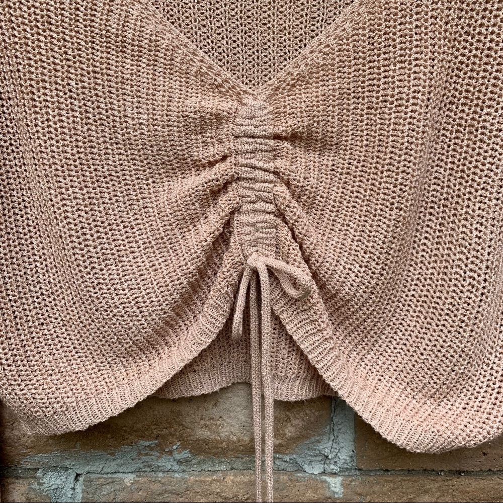 Cinch front crop sweater - Picture 2 of 4